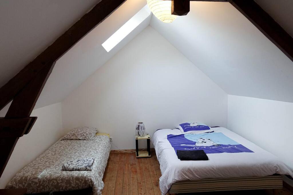 Gite Au Coeur D'Une Residence D'Artiste Saint-Aubin-de-Bonneval Exterior foto